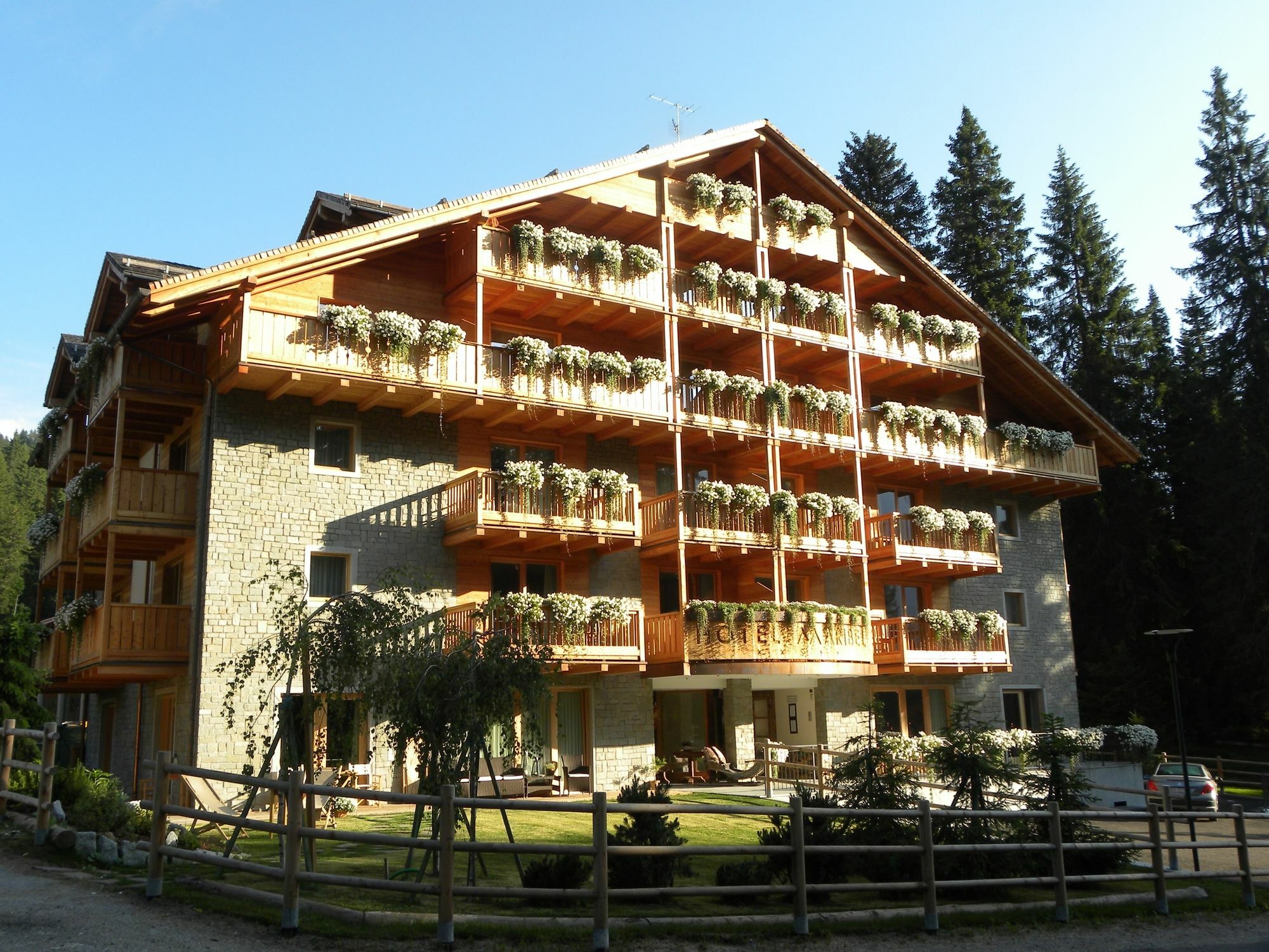 Maribel Hotel Madonna Eksteriør bilde